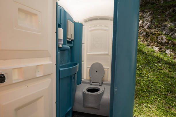 Best Portable restroom solutions  in Loyola, CA